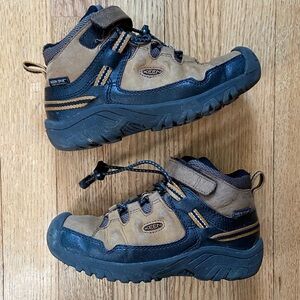 KEEN Kids Tan and Black Outdoor Boots